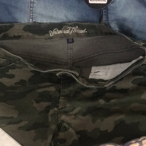 Shorts - Picture 5 of 15